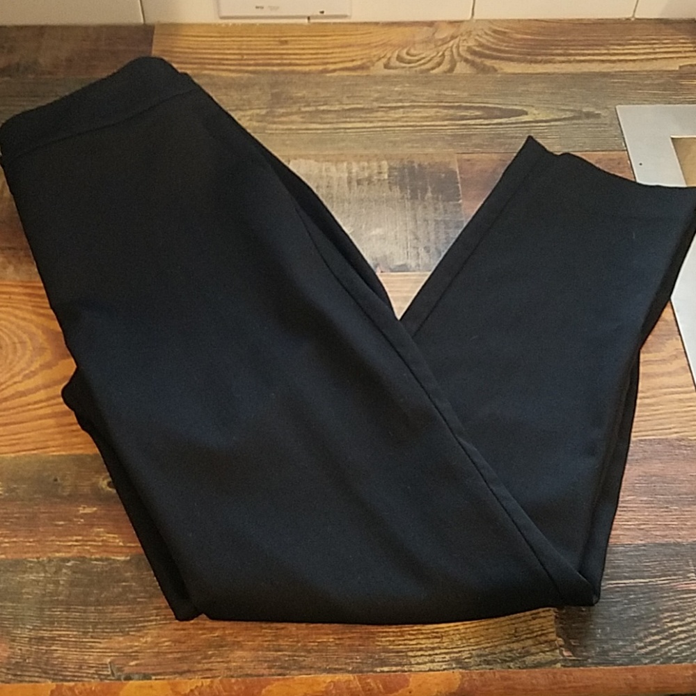 ST JOHN Crepe Knit straight leg ankle pant